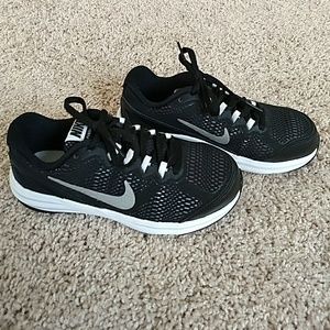 NEW Boys sz12 Nikes Fusion Run 3